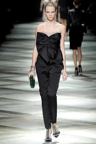 Look 29